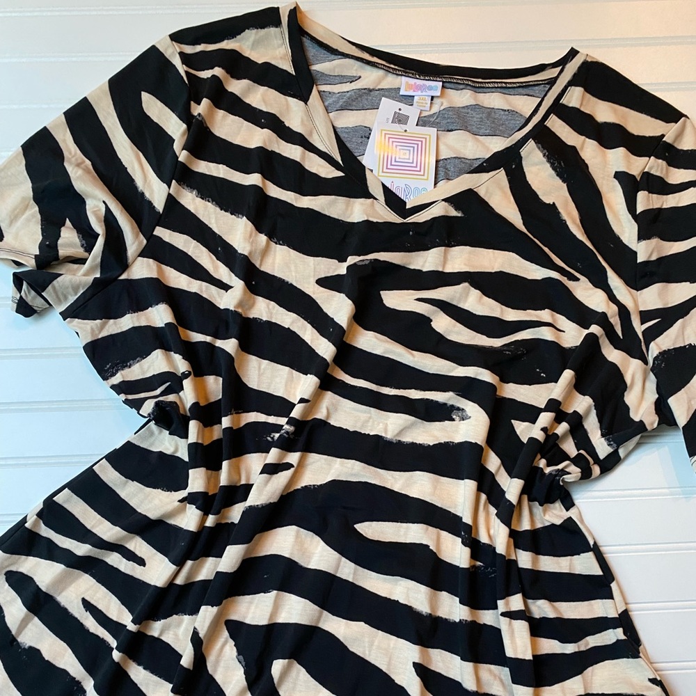 NWT Lularoe Iris Tunic